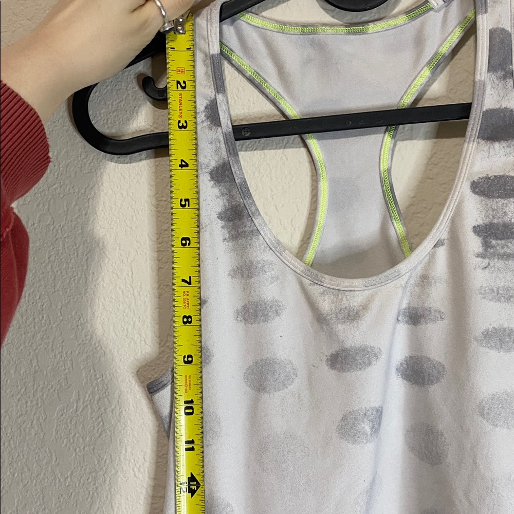 🛍️Lululemon Cool Racerback tank top in the "Seaside Dot" print! - Picture 4 of 9